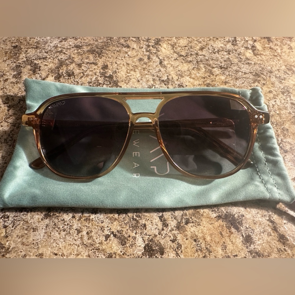 Stylish Gold Sunglasses
